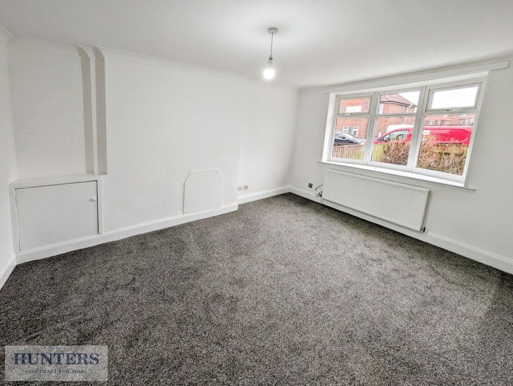 Property photo 3 of 15 Lounge