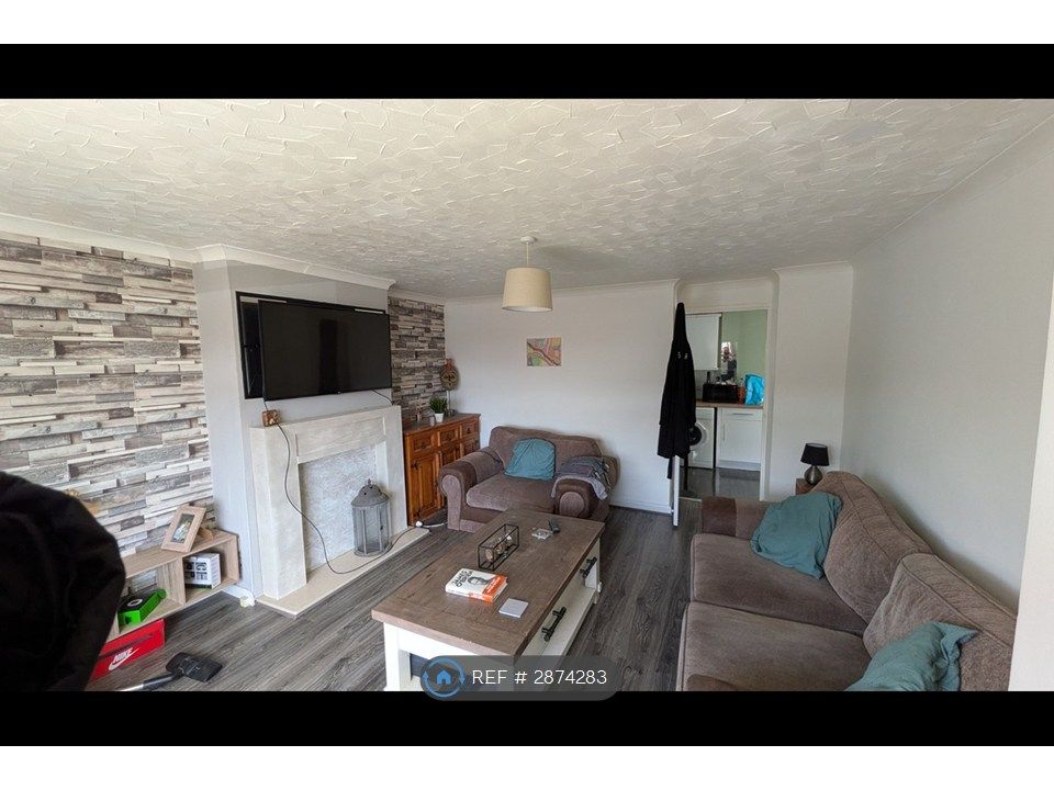 Property photo 3 of 12