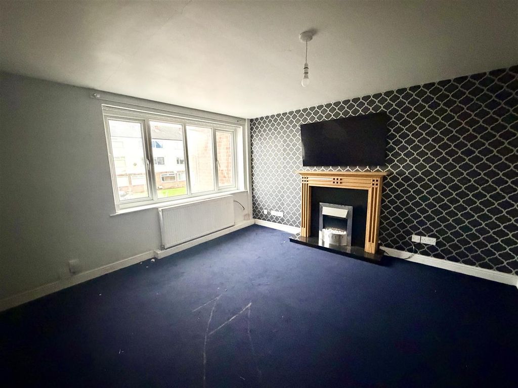 Property photo 2 of 6 Lounge