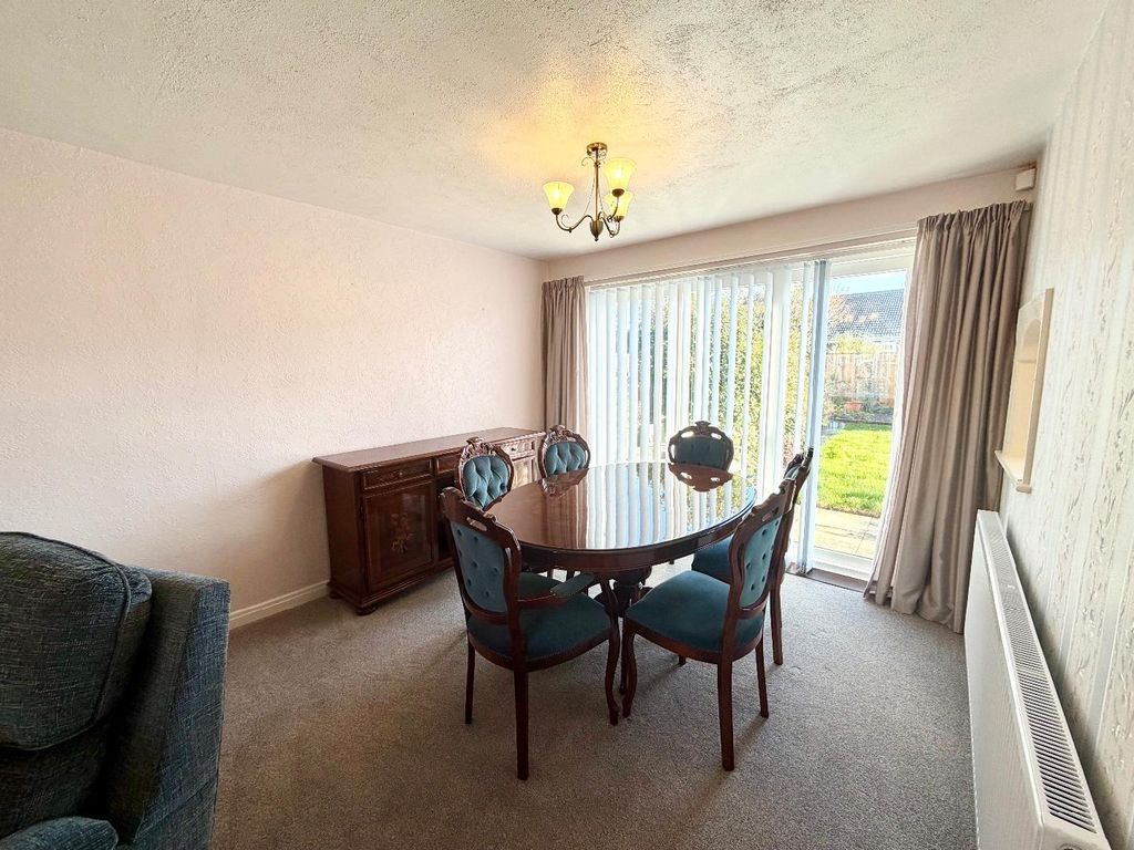 Property photo 3 of 11 Diner