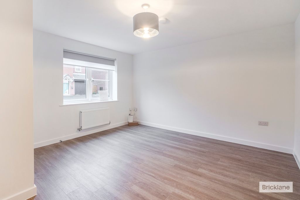 Property photo 3 of 15 Living Room