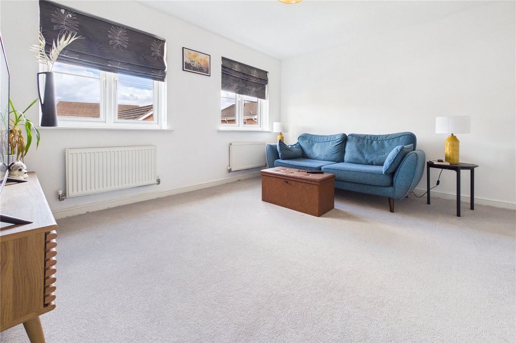 Property photo 3 of 20 Living Room