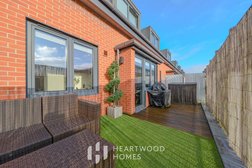 Property photo 1 of 21