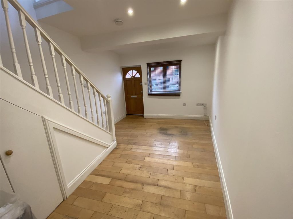 Property photo 3 of 8 Bedroom Pic 2.Jpg