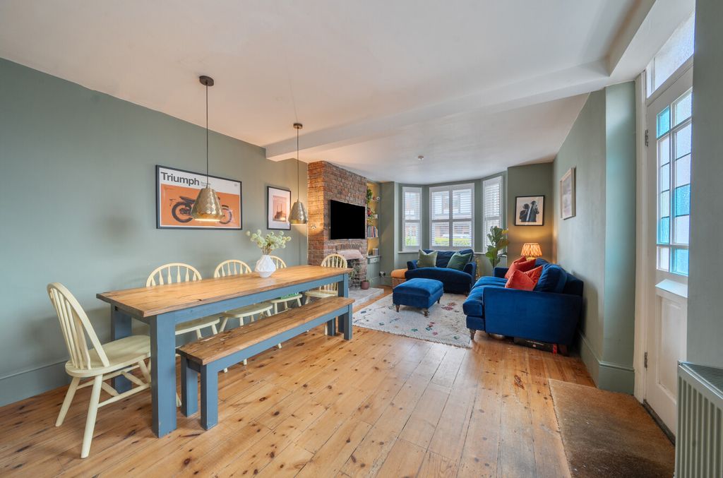 Property photo 2 of 17 1441282-10-69E739...