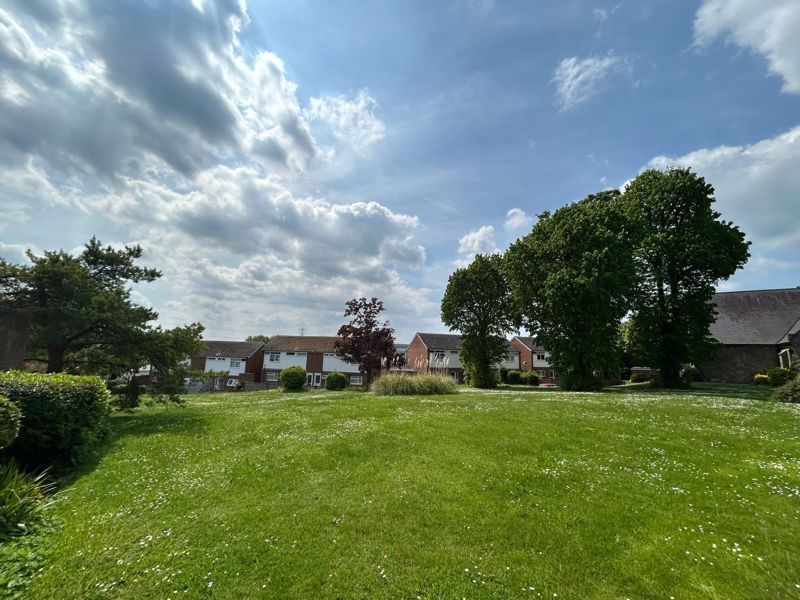 Property photo 2 of 9 Photo 12