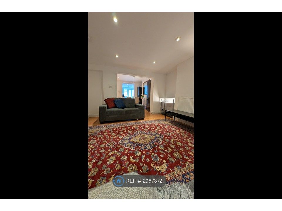 Property photo 2 of 8 Living Room Open Plan