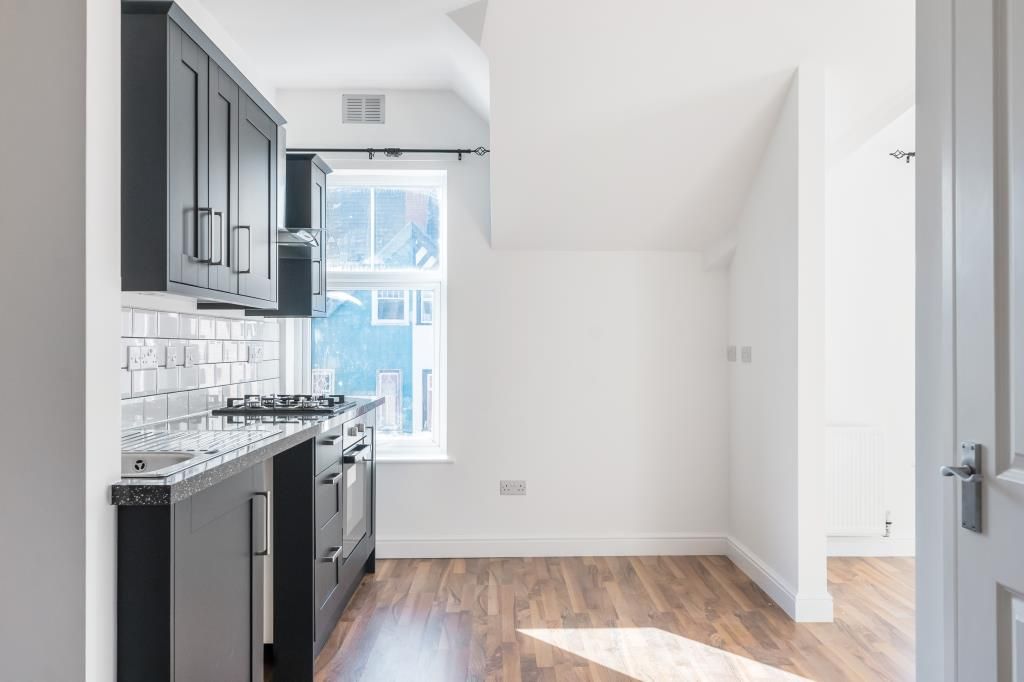 Property photo 3 of 21 Photos