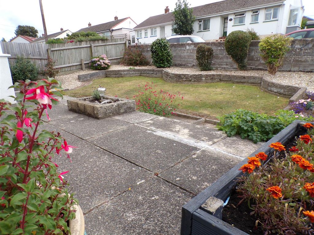 Property photo 2 of 11 Front Garden.Jpg