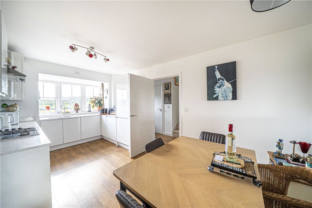 Property photo 2 of 12 Kitchen