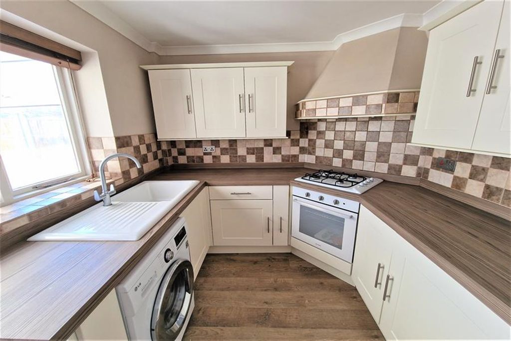 Property photo 3 of 10 (Main)