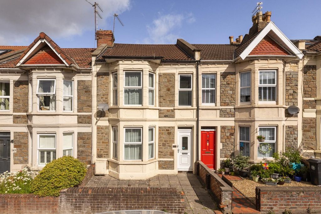Property photo 2 of 21 Char8996_1.Jpg