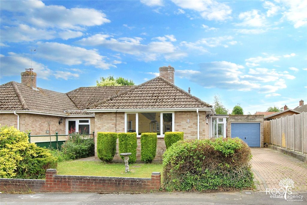 Property photo 1 of 12 Frontge
