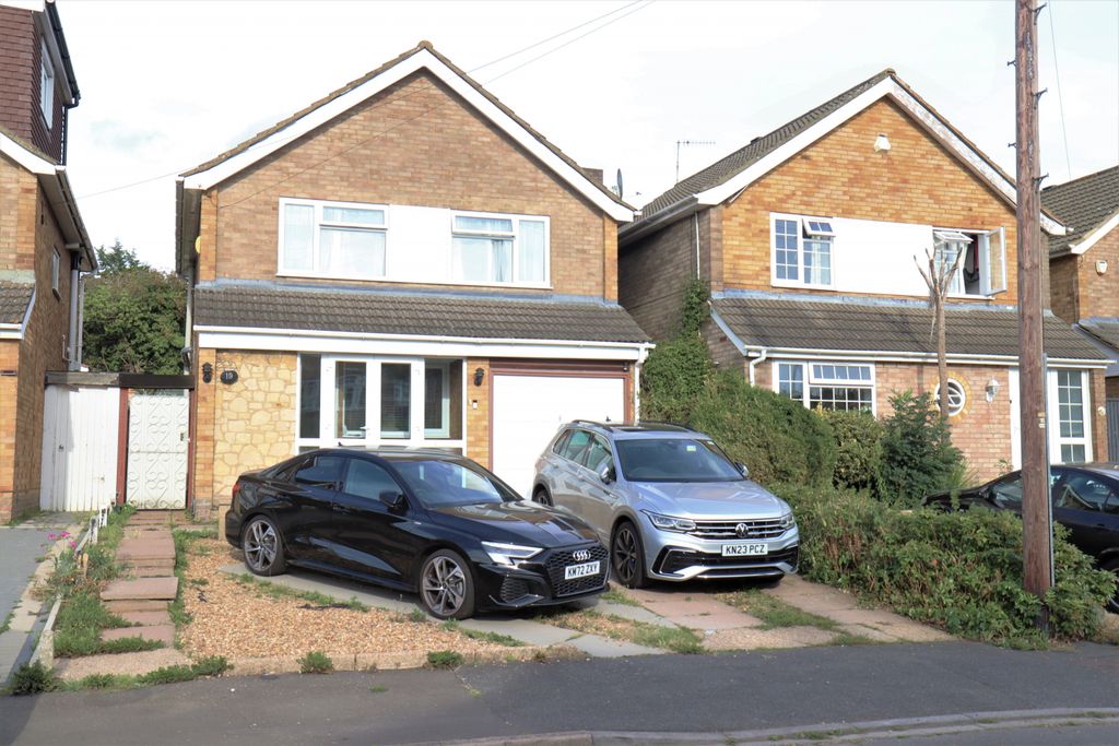 Property photo 1 of 11 3 Bedroom House For Rent