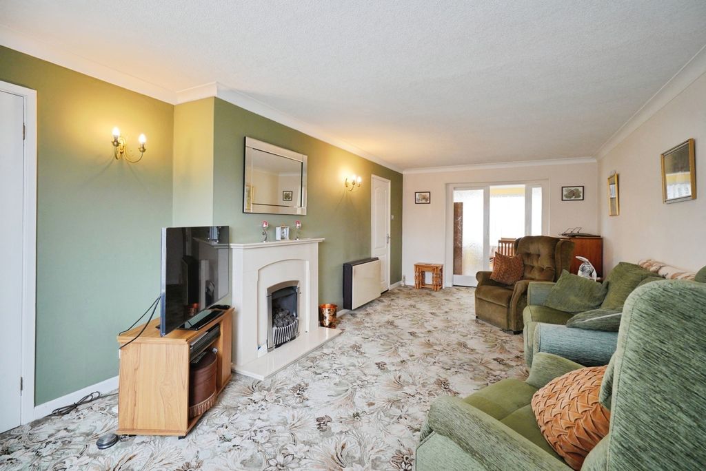 Property photo 3 of 20 Lounge/Diner