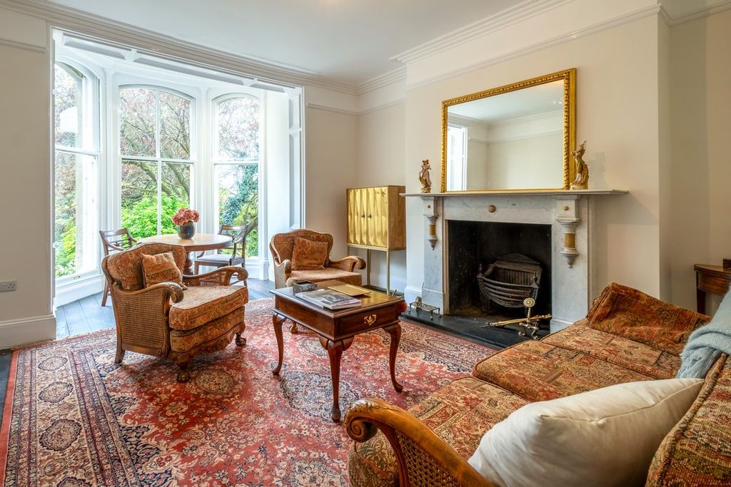 Property photo 2 of 38