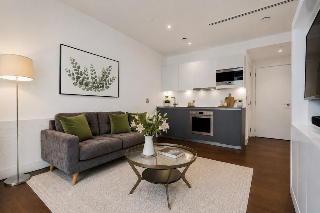 Property photo 2 of 10 Lr 2.Png