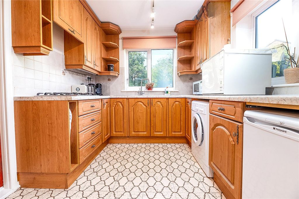 Property photo 2 of 34 Picture No. 10
