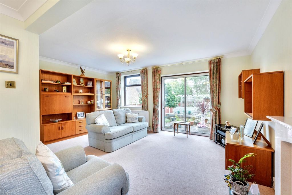 Property photo 3 of 24 Lounge (4).Jpeg