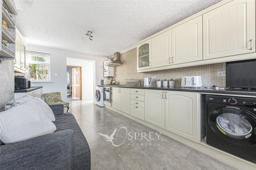 Property photo 2 of 13 Kitchen