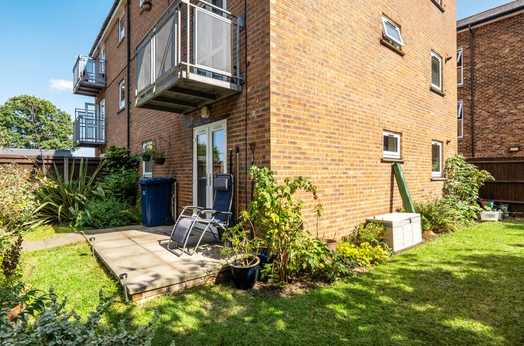 Property photo 1 of 8