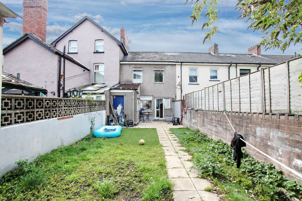 Property photo 2 of 9