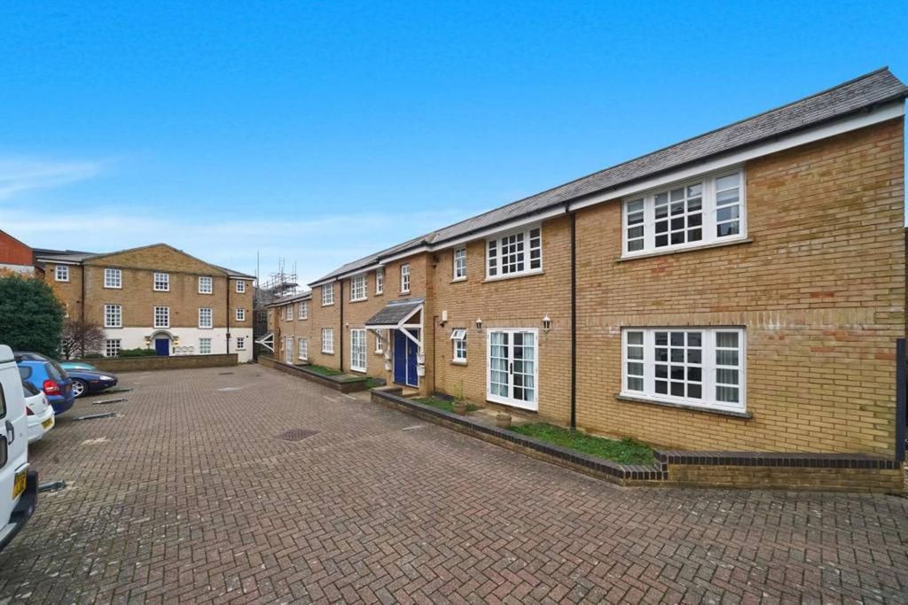 Property photo 2 of 7