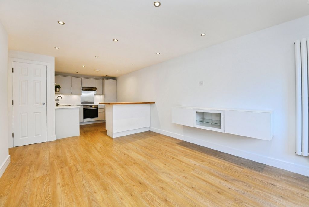 Property photo 2 of 17 Pbox-Img.Jpg