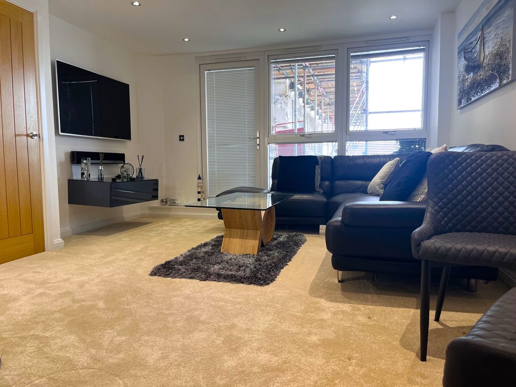 Property photo 3 of 10 Living Room