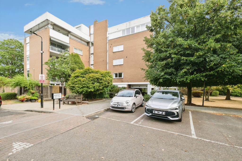 Property photo 1 of 18 Pbox-Img.Jpg