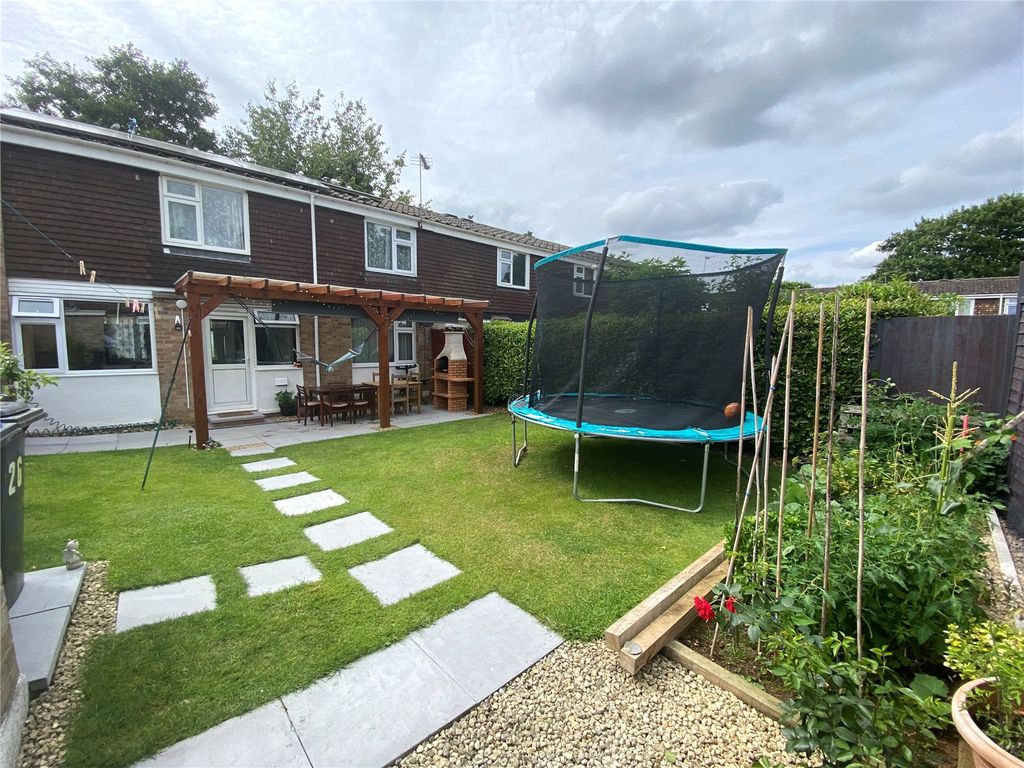 Property photo 2 of 18 Picture No. 31