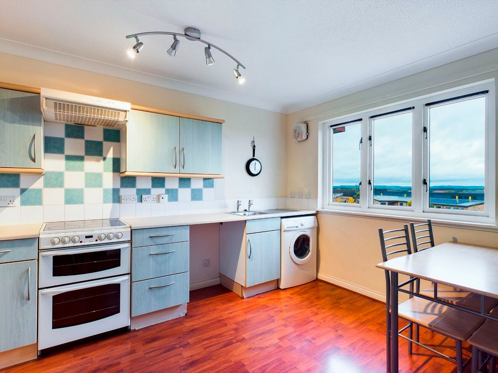 Property photo 2 of 9 Kitchen