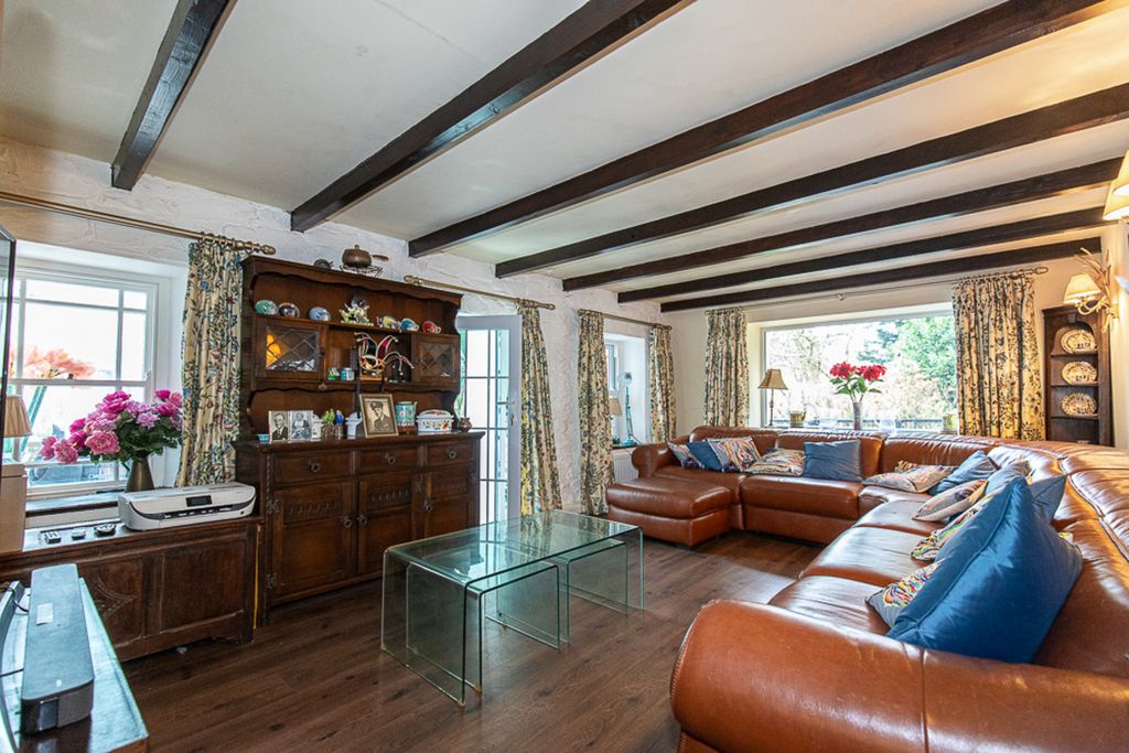 Property photo 3 of 46