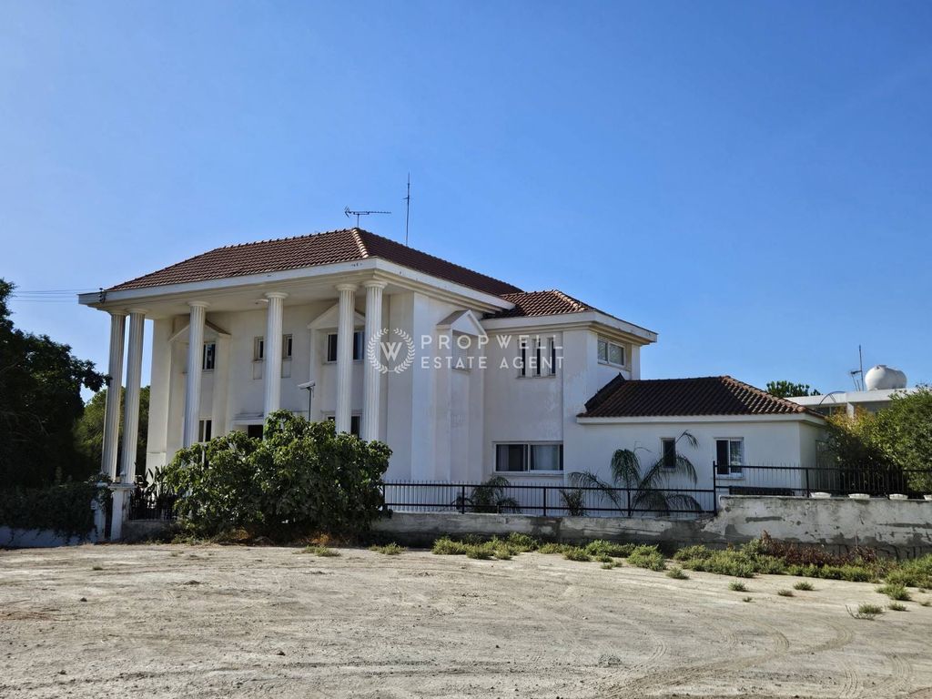 Property photo 1 of 28