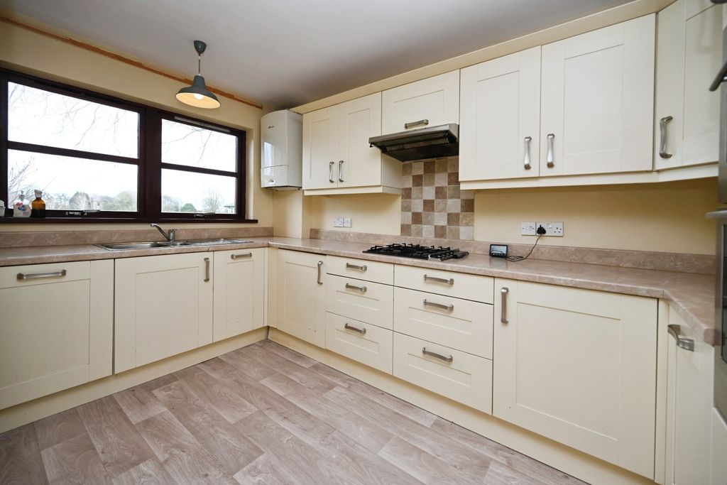 Property photo 2 of 18 Pbox-Img.Jpg