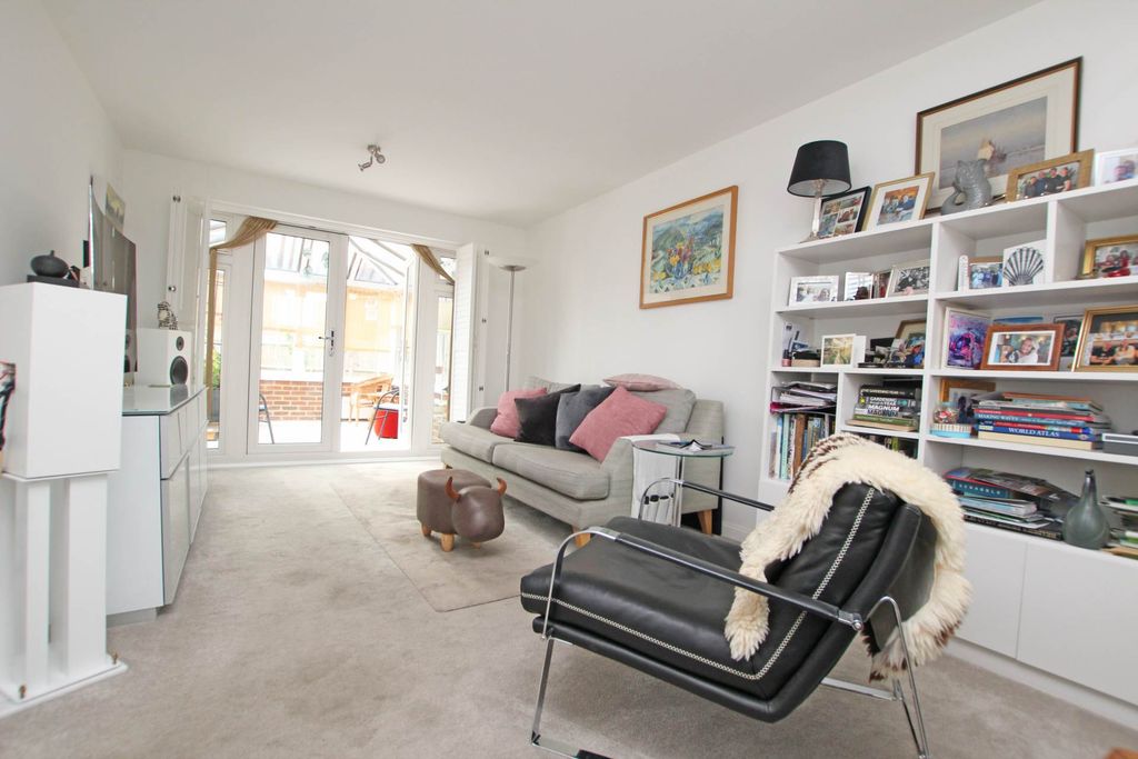 Property photo 2 of 22