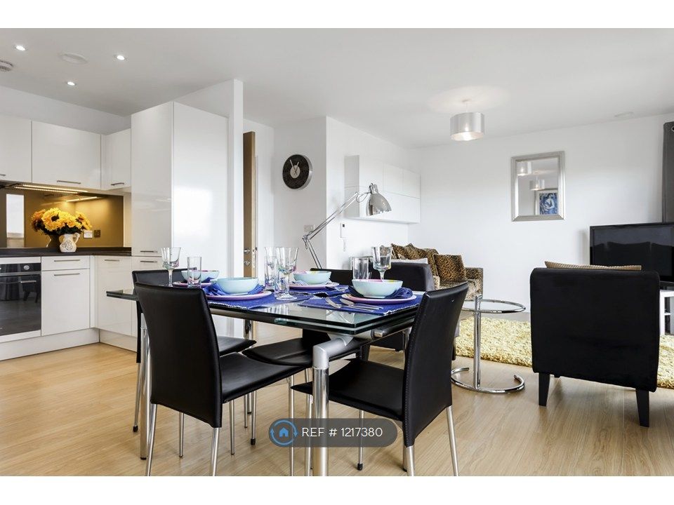 Property photo 1 of 18 Living Room And Kitchen