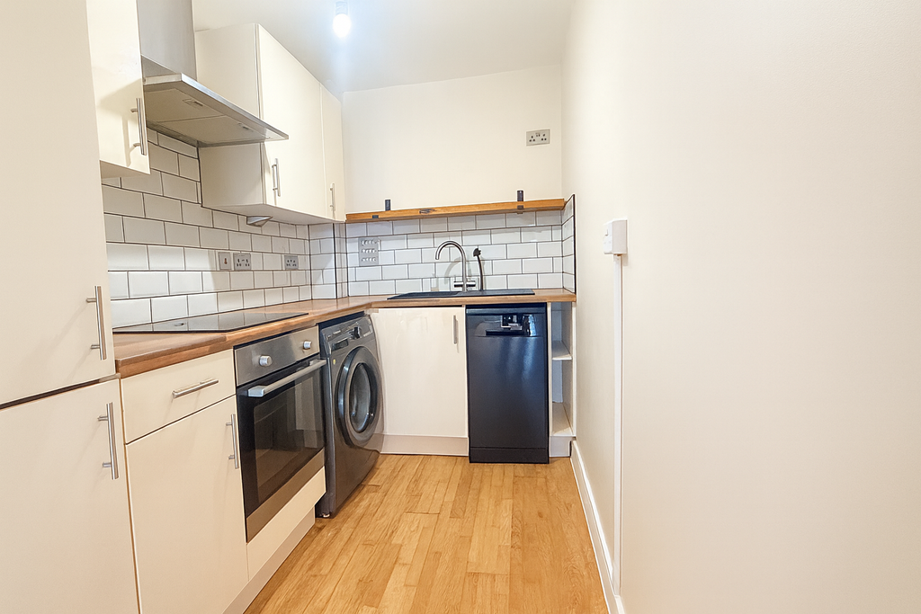 Property photo 2 of 4 Kitchen 