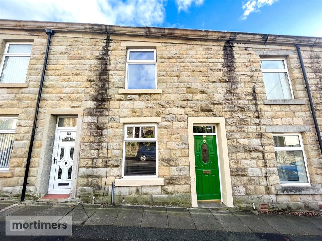 Property photo 1 of 16 Front External
