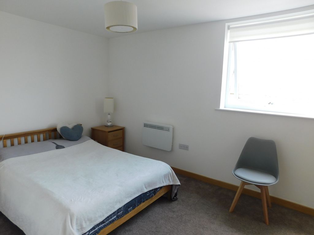 Property photo 2 of 31