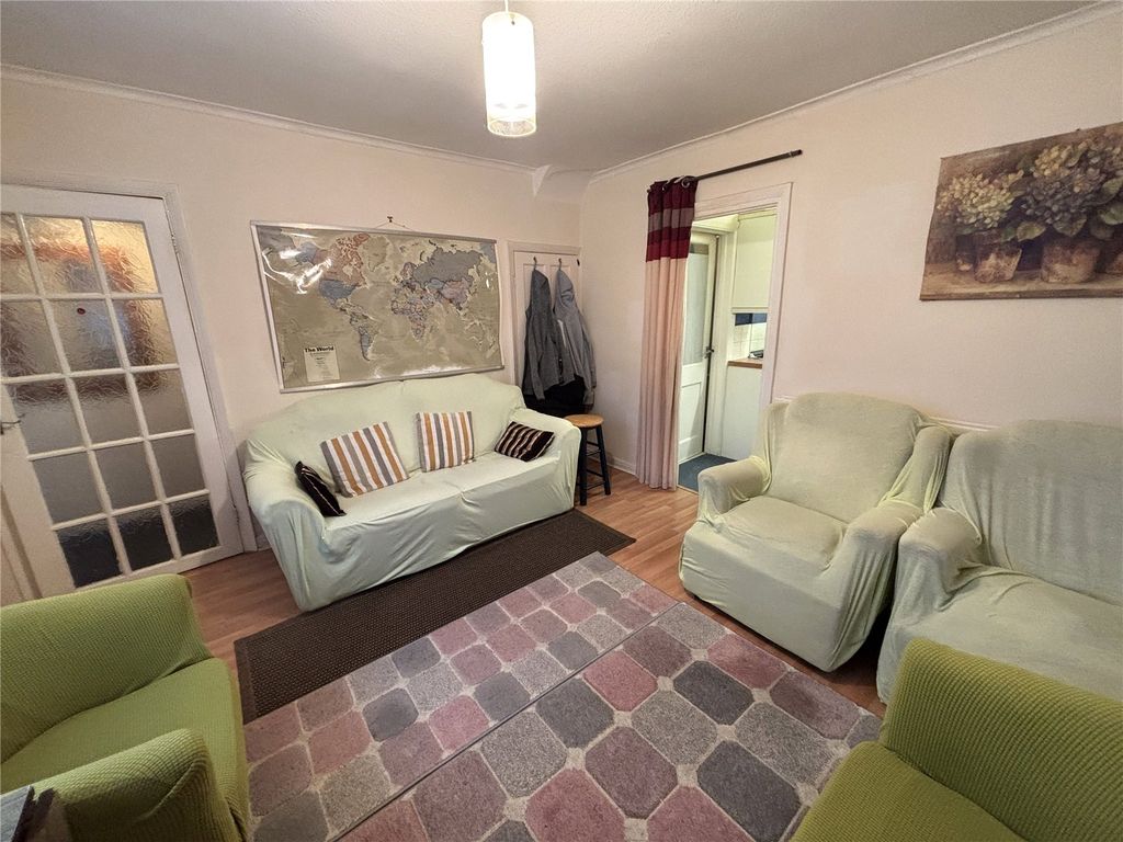 Property photo 2 of 15 Lounge