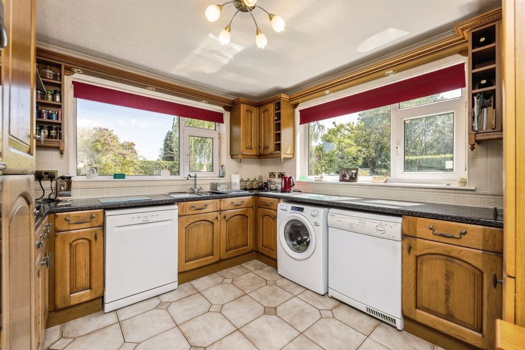Property photo 3 of 27