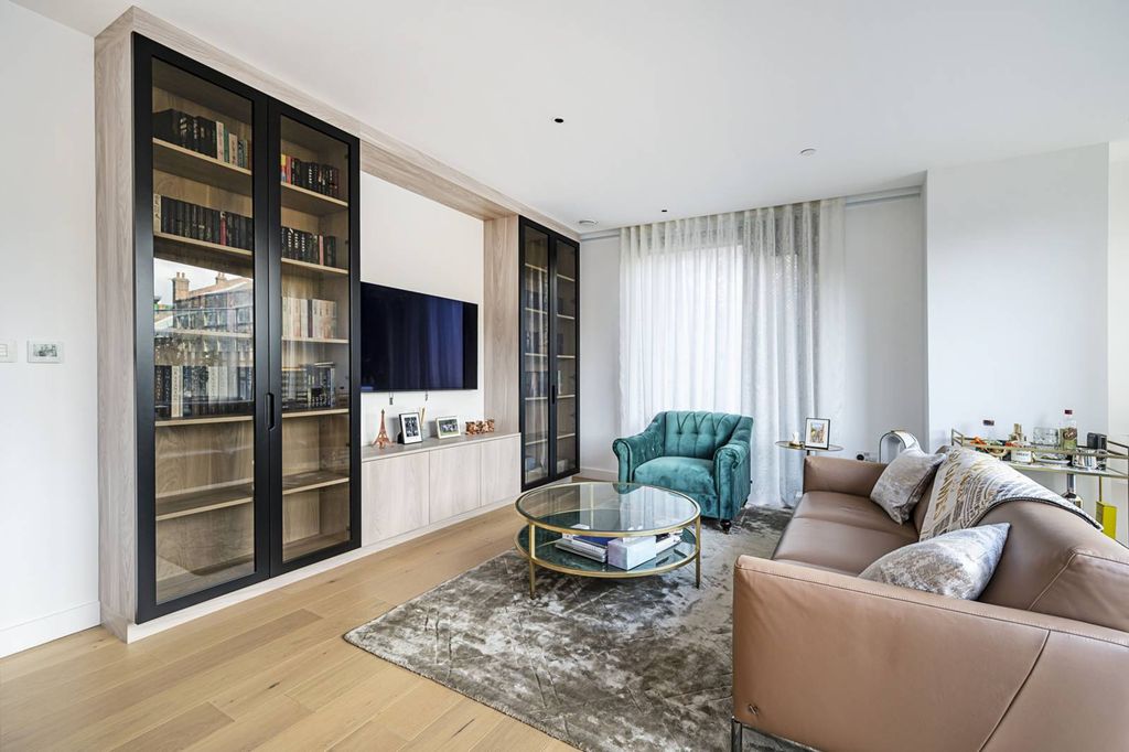 Property photo 3 of 11