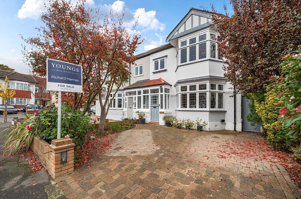 Property photo 1 of 19 Front