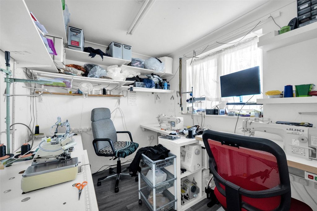 Property photo 3 of 19 Picture No. 01