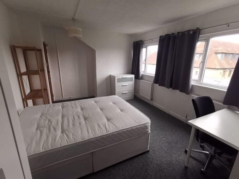 Property photo 3 of 4