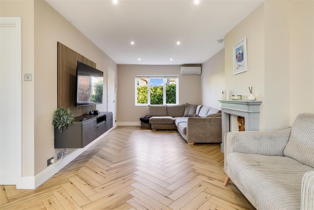 Property photo 3 of 17 Img (24)-2.Jpg