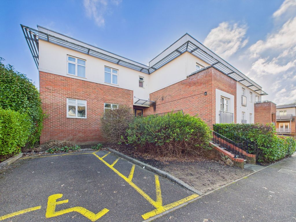 Property photo 1 of 8 Cam02136G0-Pr0507-Still016