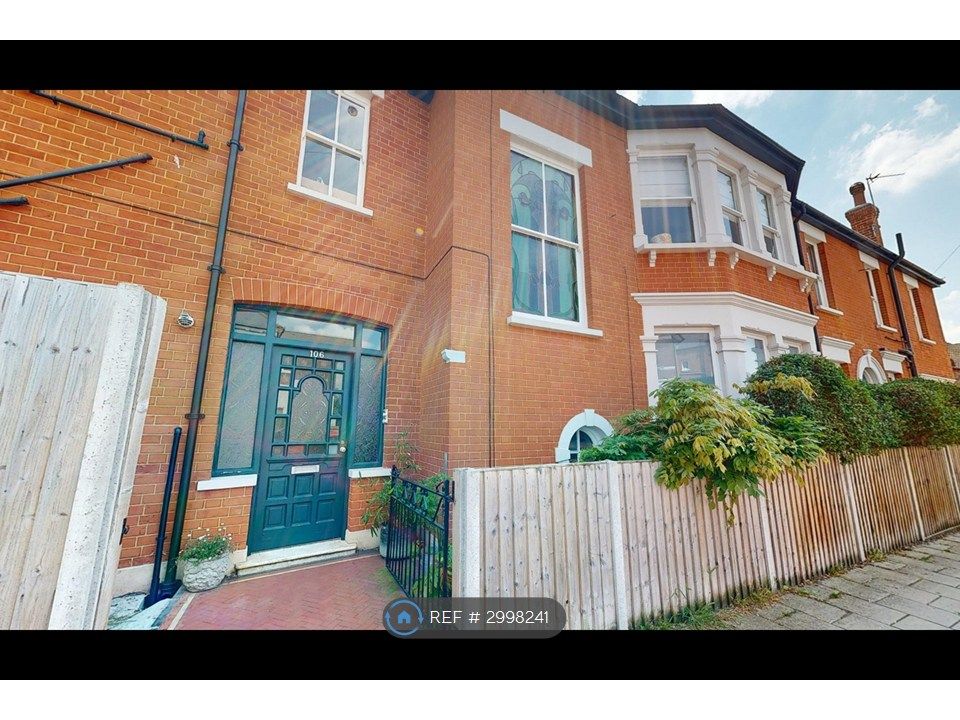 Property photo 1 of 8 Building