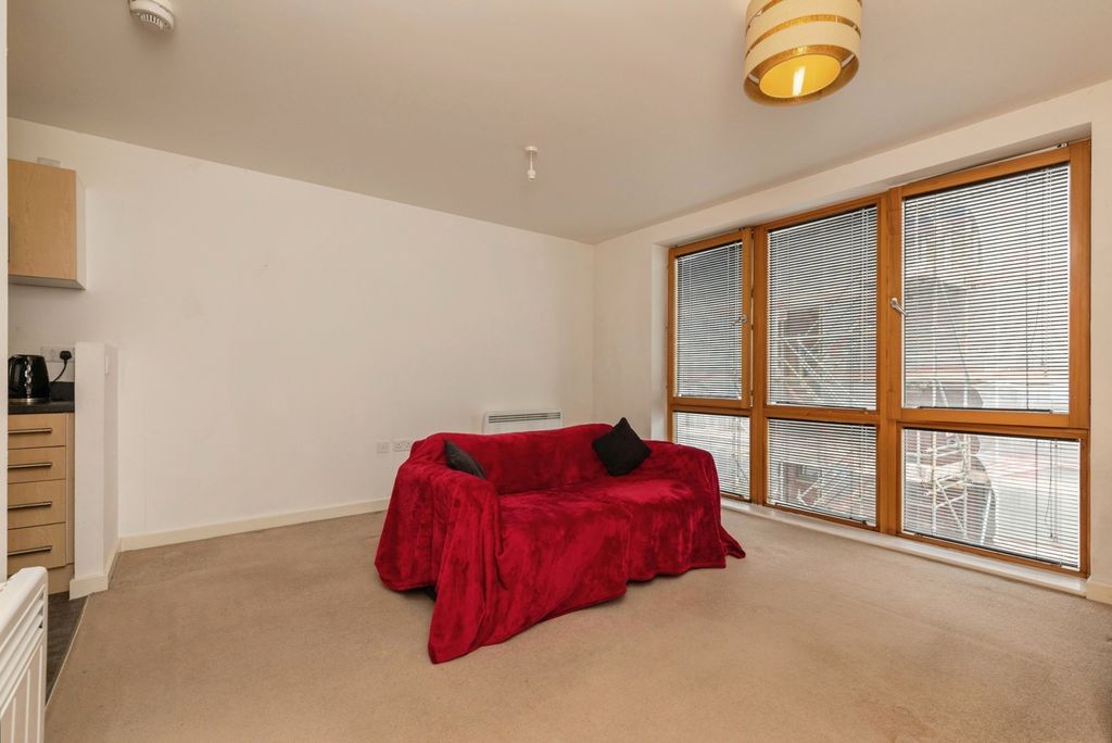 Property photo 2 of 12 Pbox-Img.Jpg
